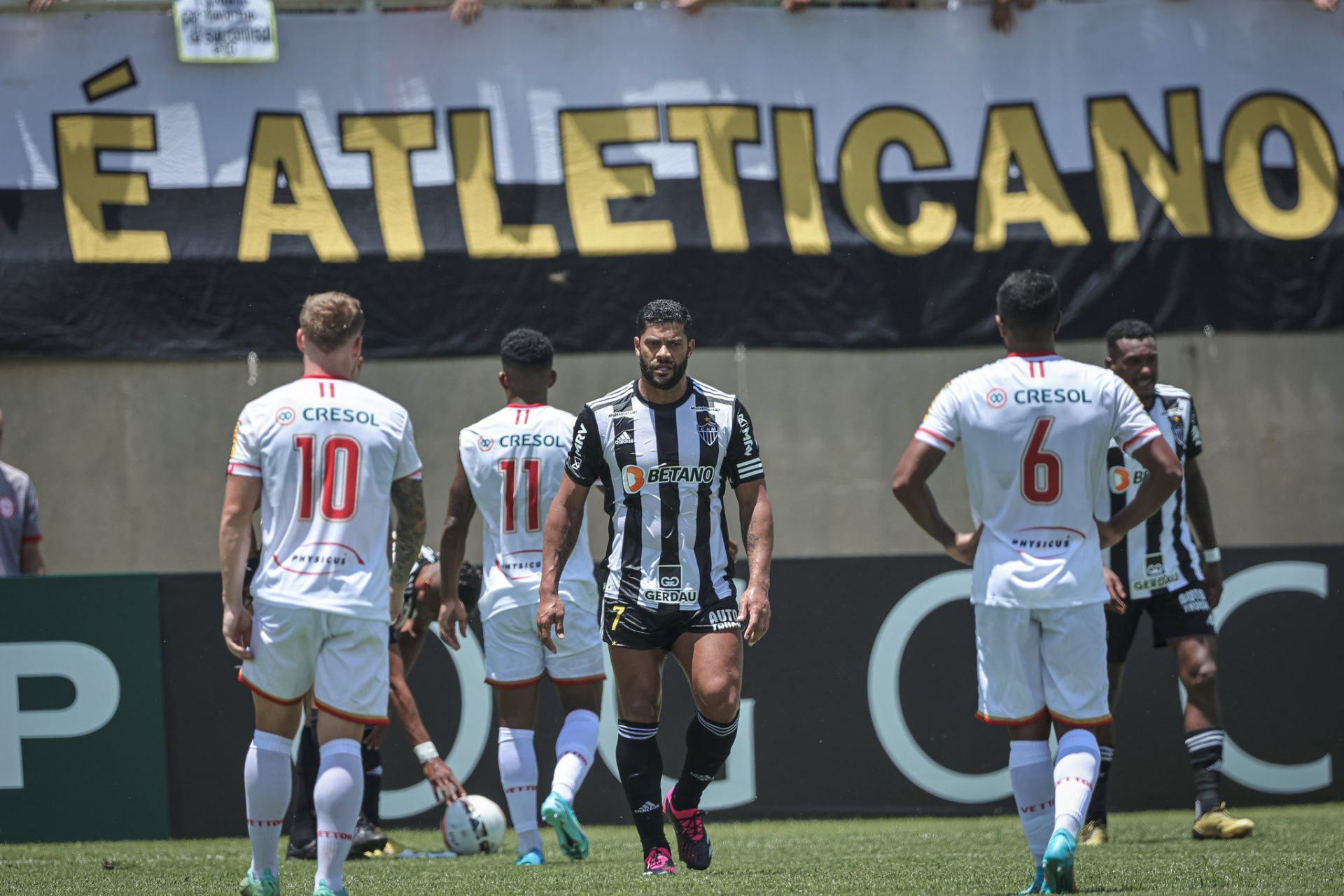 Desde que estreou pelo Atlético no Brasileirão, Hulk é o jogador com mais  gols e participações em gols na competição - FalaGalo