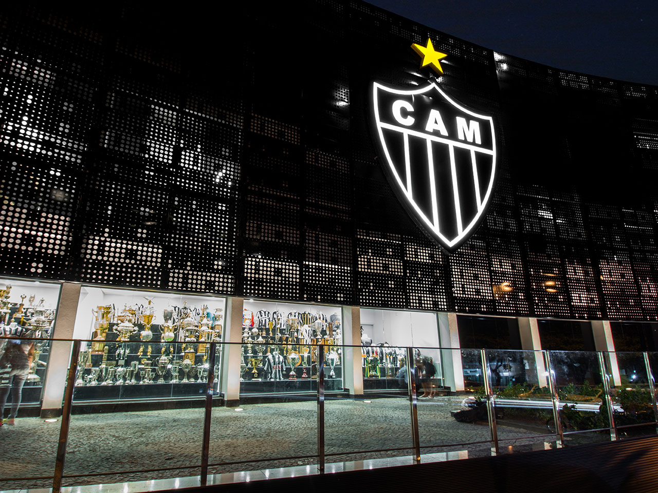 EXCLUSIVO  Jogadores do Flamengo fazem reunião a portas fechadas