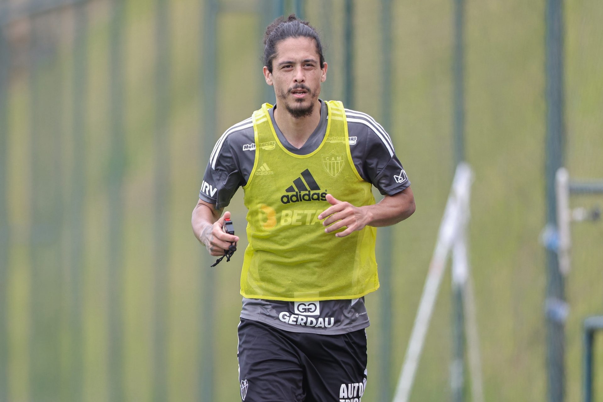 Lemos já chega treinando, Zaracho trabalha mais uma vez com o grupo, e Atlético segue se preparando para enfrentar o Patrocinense