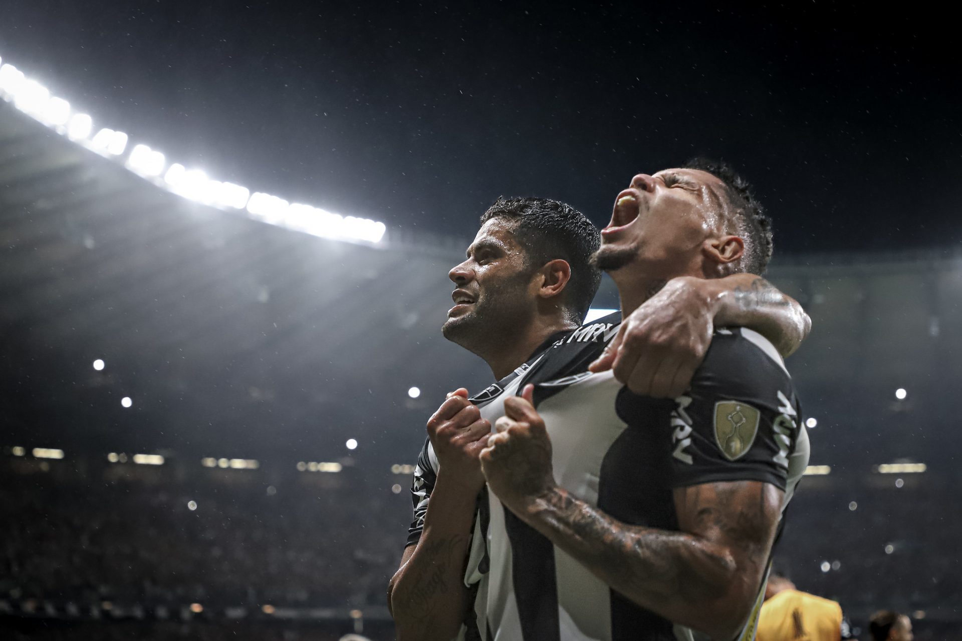 HULK E PAULINHO HULK E PAULINHO