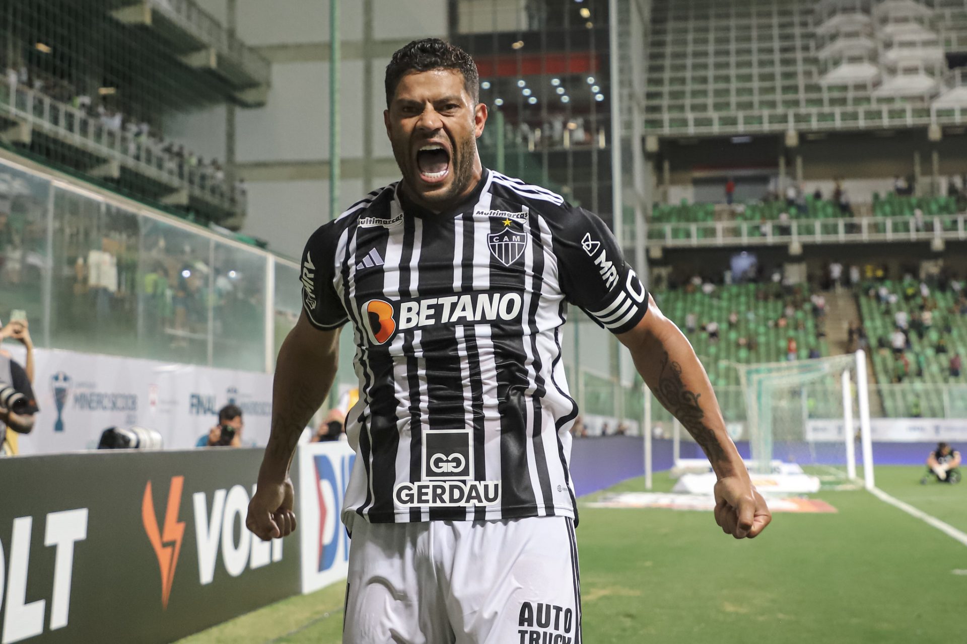 Vasco negocia com zagueiro campeão brasileiro pelo Atlético em 2021 -  FalaGalo