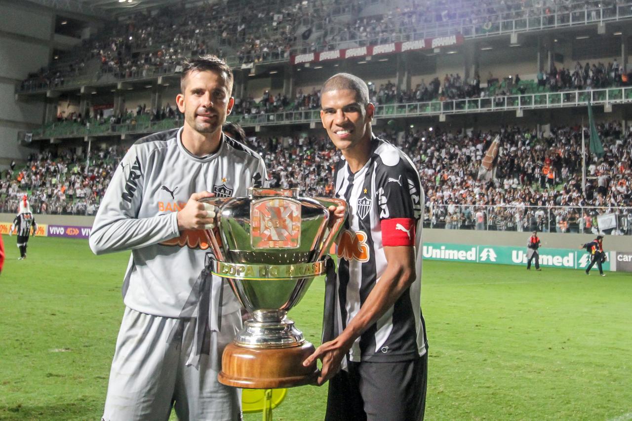 Atlético anuncia nomes de mais dois atletas da década de 90 no 'Lendas do  Galo