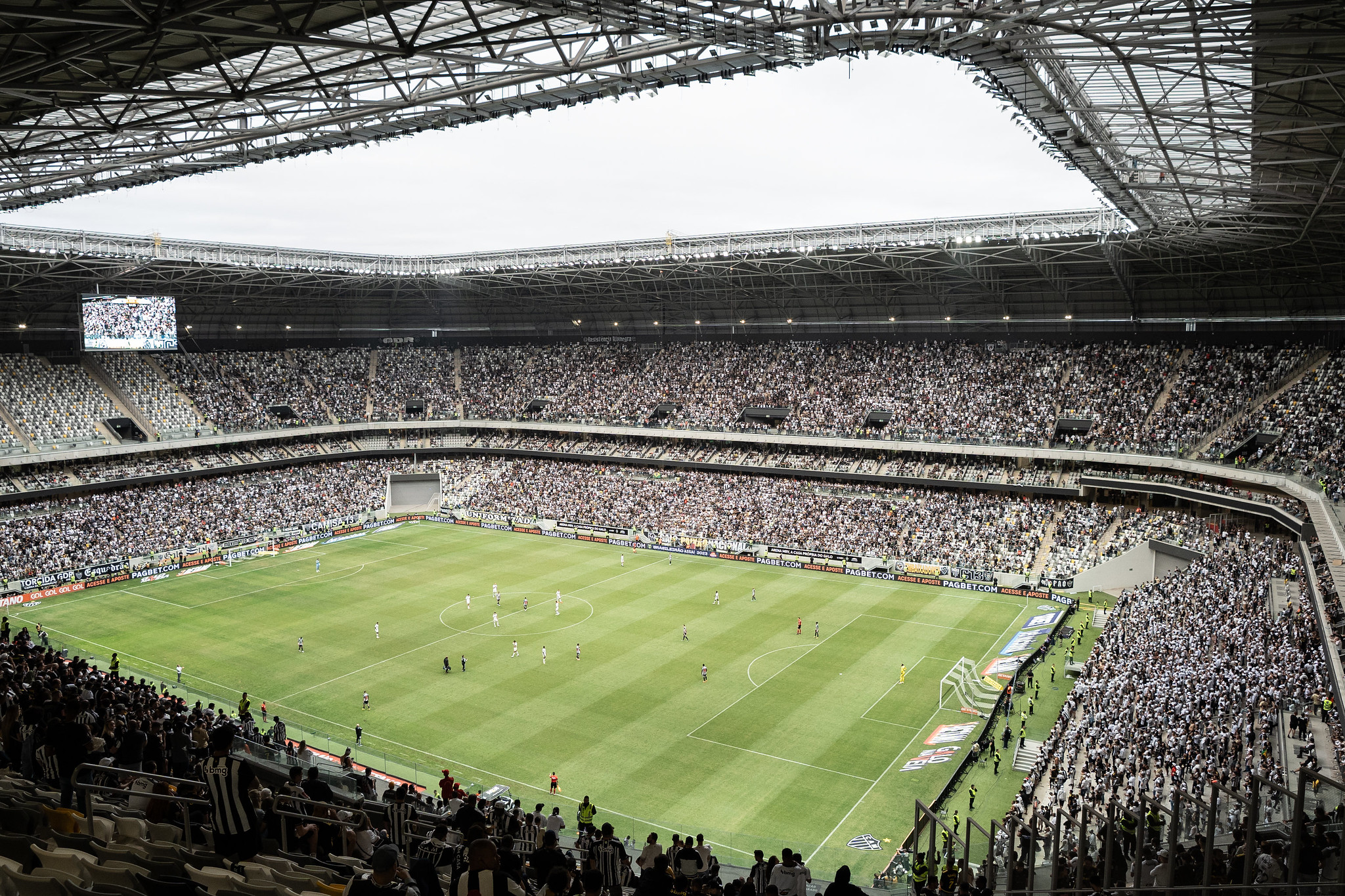 Belo Horizonte autoriza 100% de público em estádios de futebol e