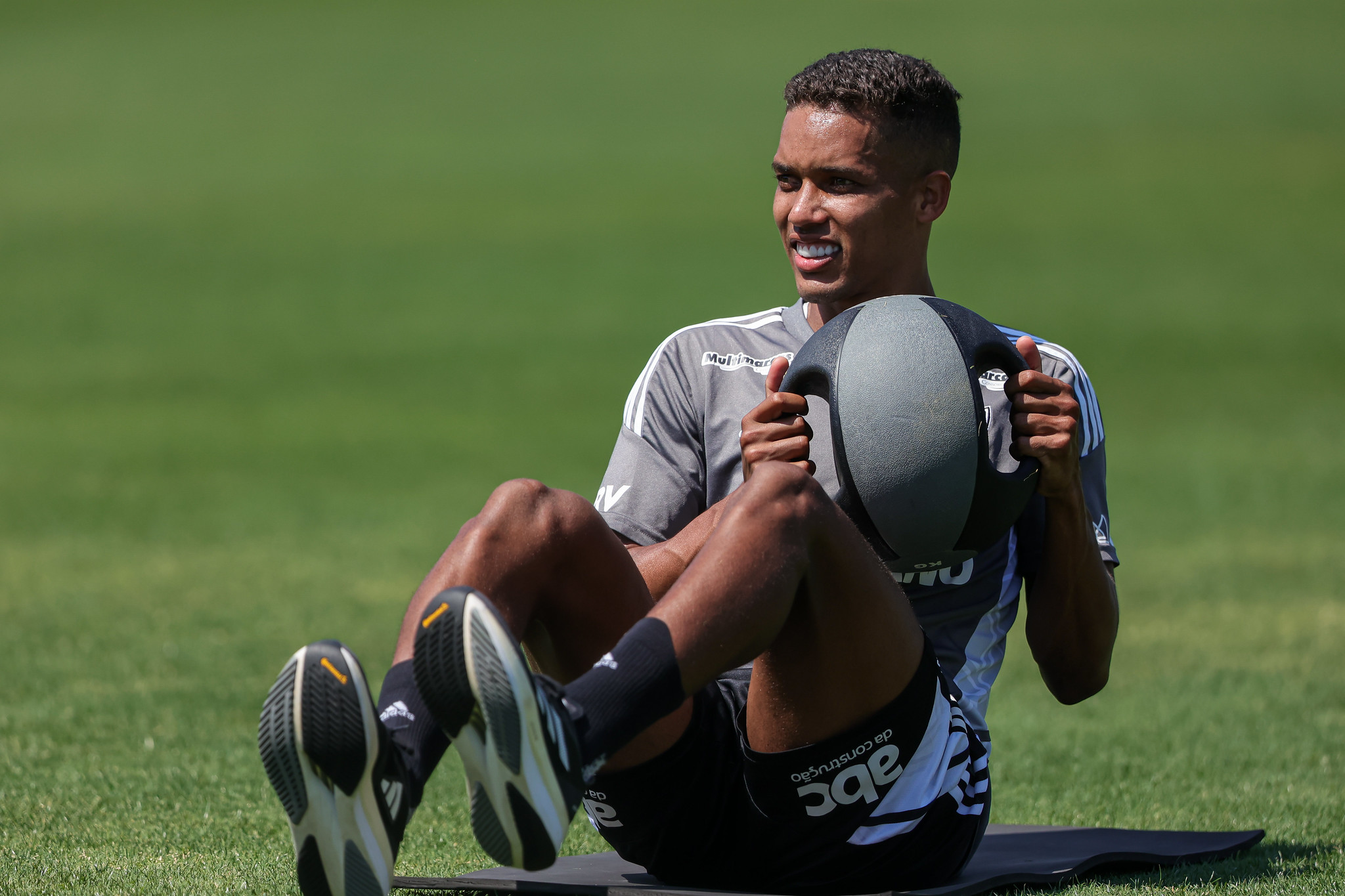 Empresário minimiza chances de Pedrinho retornar ao Corinthians Empresário minimiza chances de Pedrinho retornar ao Corinthians