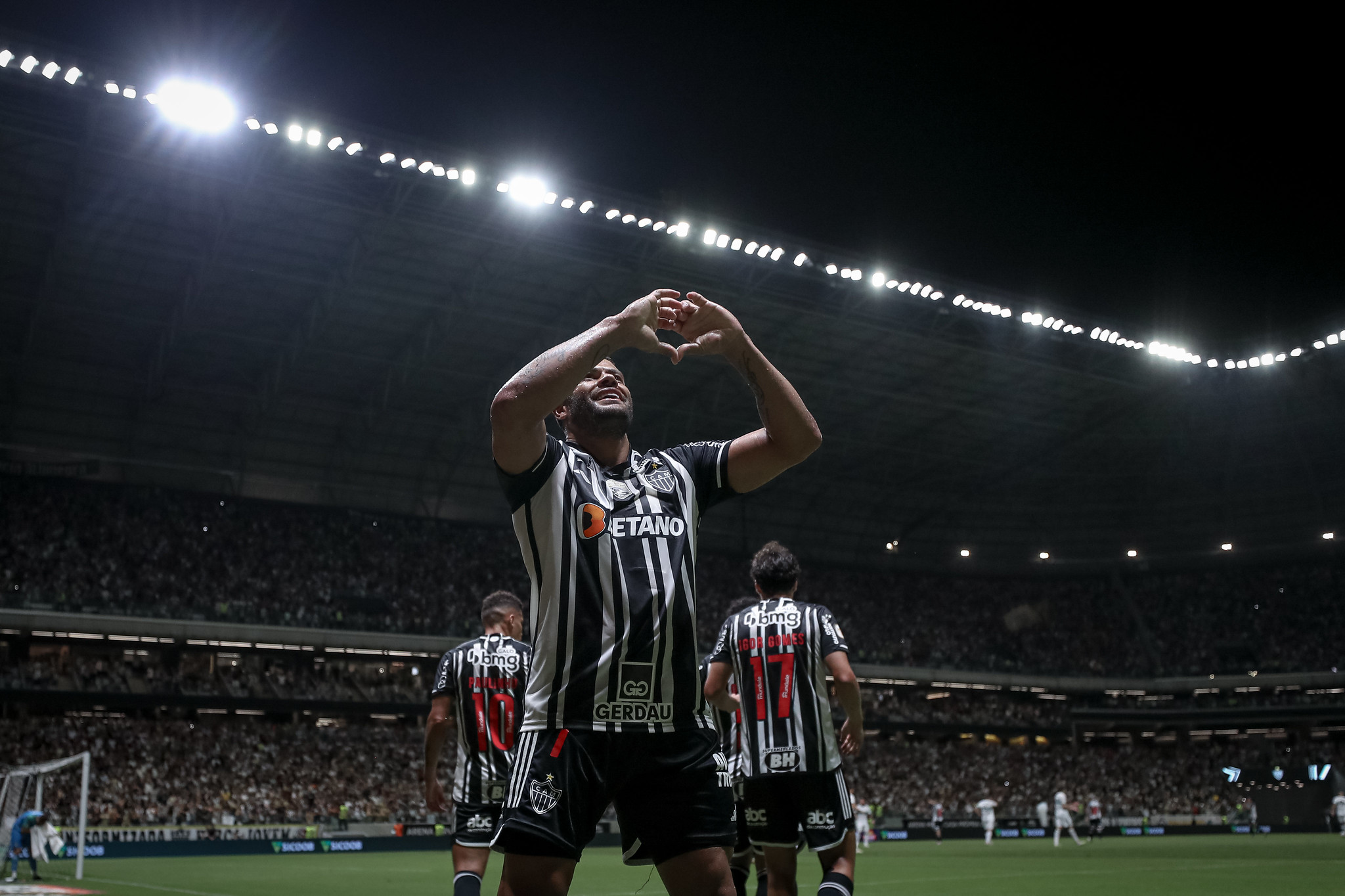 Suspensos e lesionados do Flamengo para o clássico contra o Fluminense