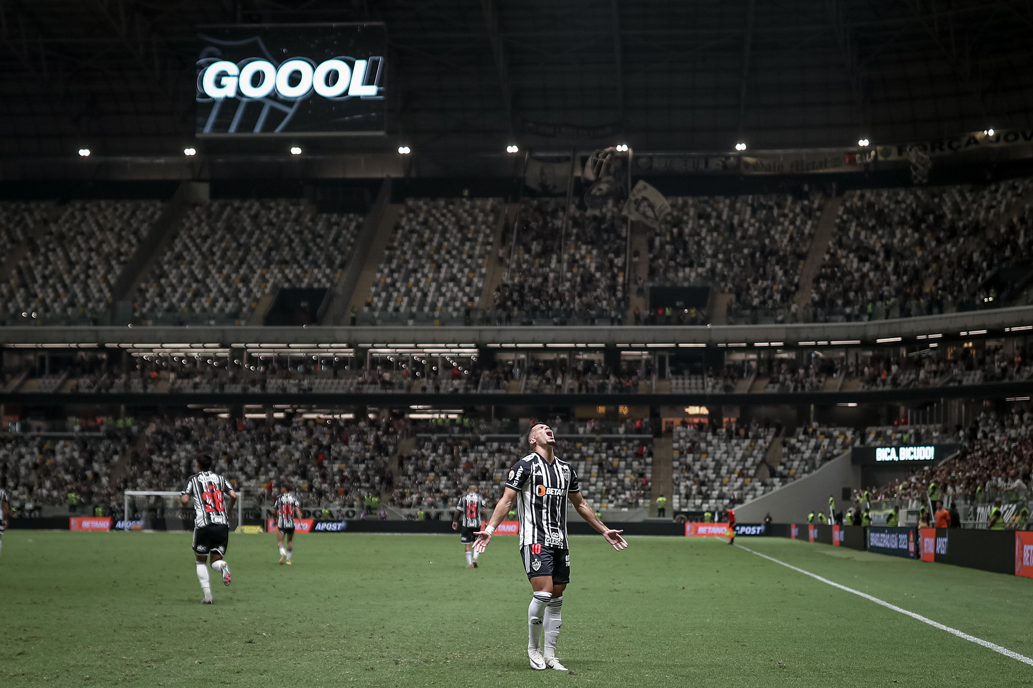 Jogo do Galo teve briga no vestiário da Arena MRV; zagueiro passou