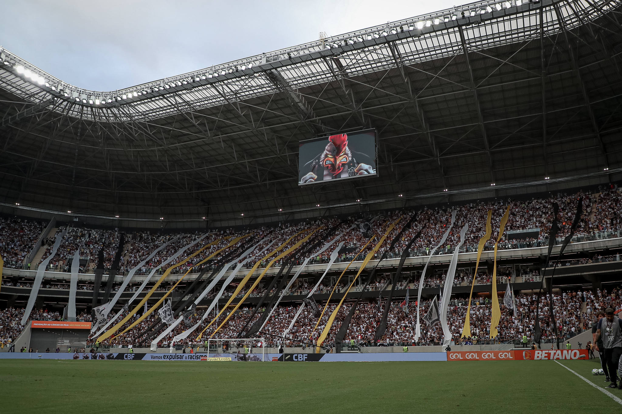 Jemerson faz gol contra, Galo joga mal e perde primeiro clássico na Arena  MRV - FalaGalo