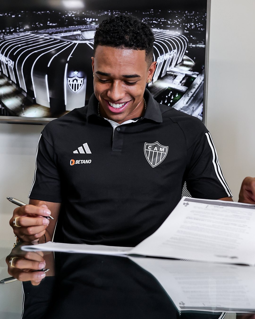 Atlético Anuncia A Contratação Do Atacante Brahian Palacios - FalaGalo