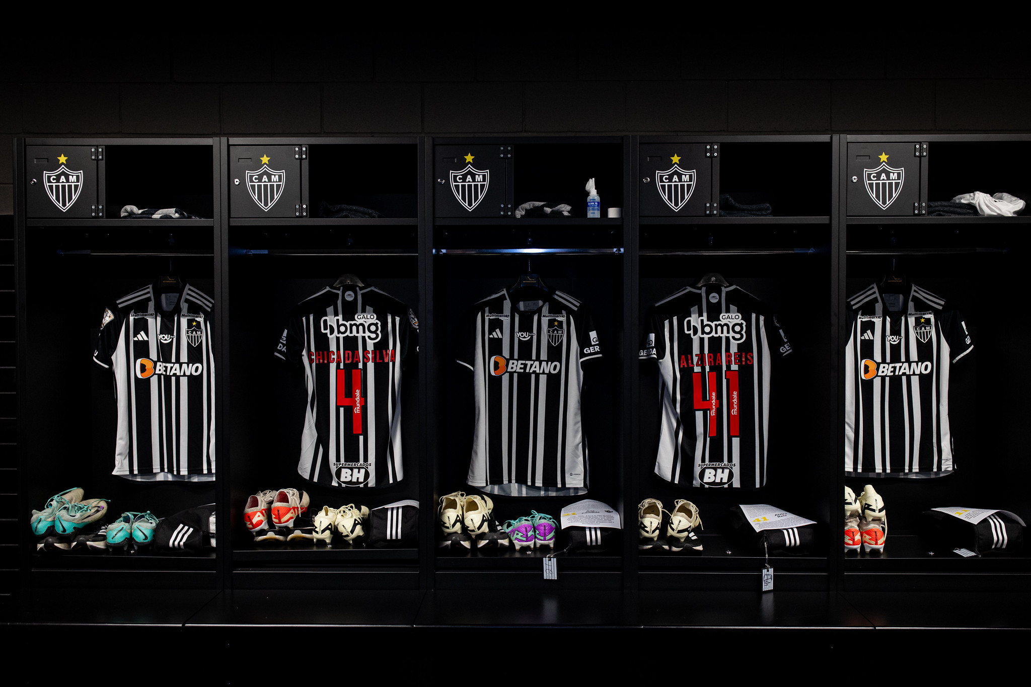 Camisas Galo - Foto Pedro Souza Camisas Galo - Foto Pedro Souza