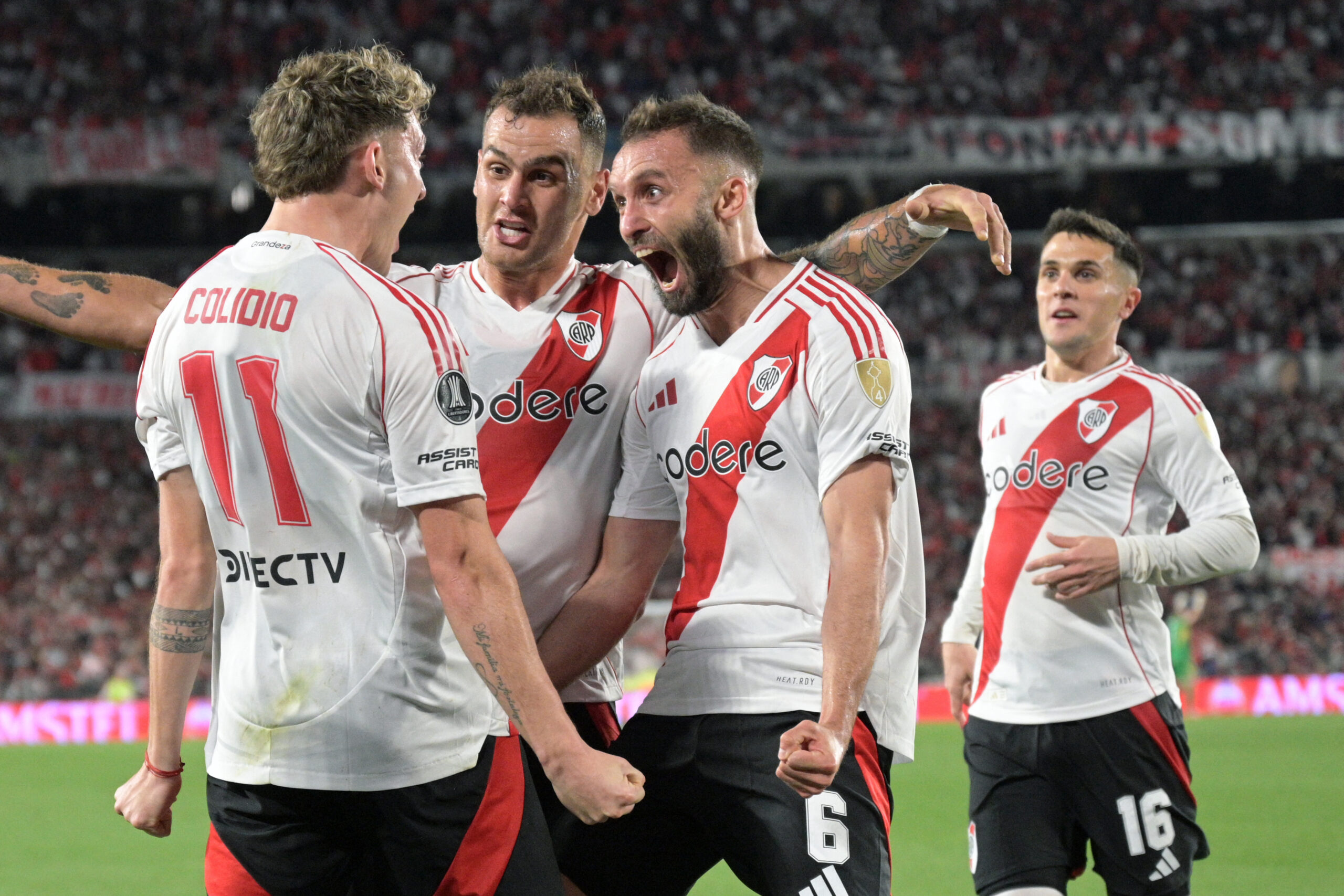 FBL-LIBERTADORES-RIVER-COLOCOLO