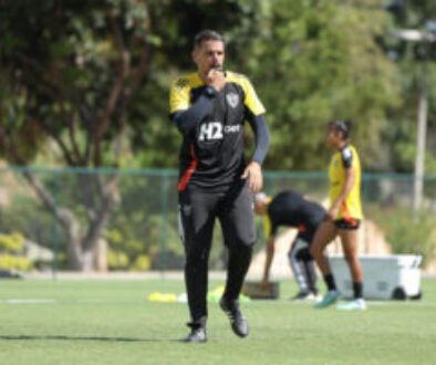 Adriano Gutierrez, técnico das Vingadoras (Foto: Daniela Veiga/Atlético)