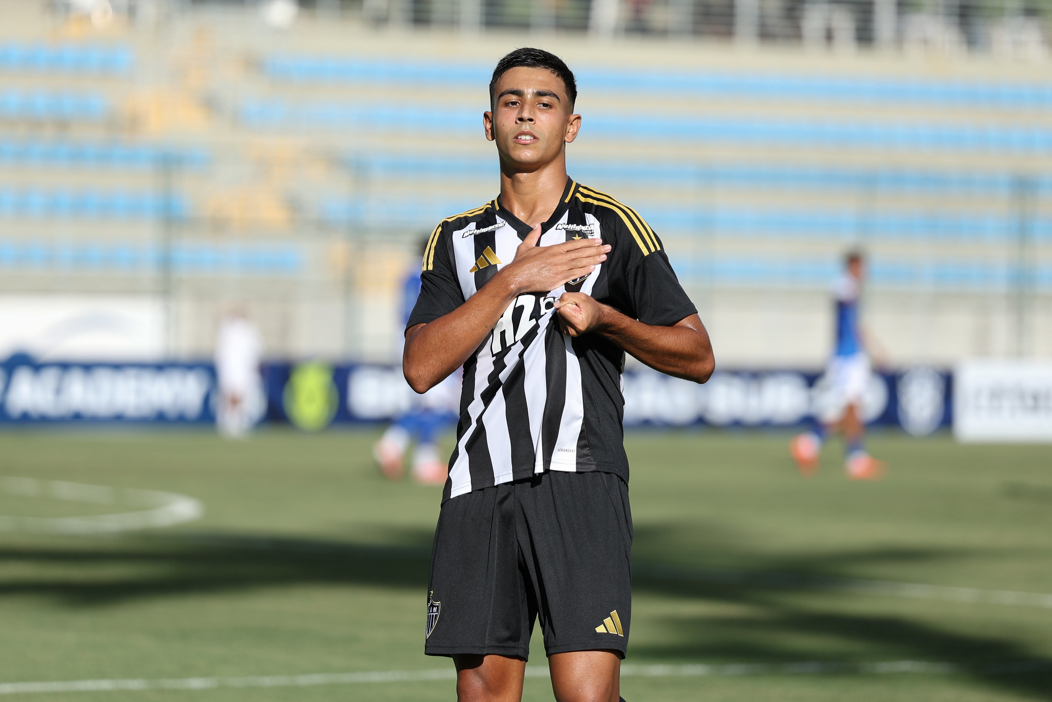 54442074723_93c4f45dde_k Lucas Louback, em ação pelo Galinho sub-20 (Foto: Daniela Veiga / Atlético)