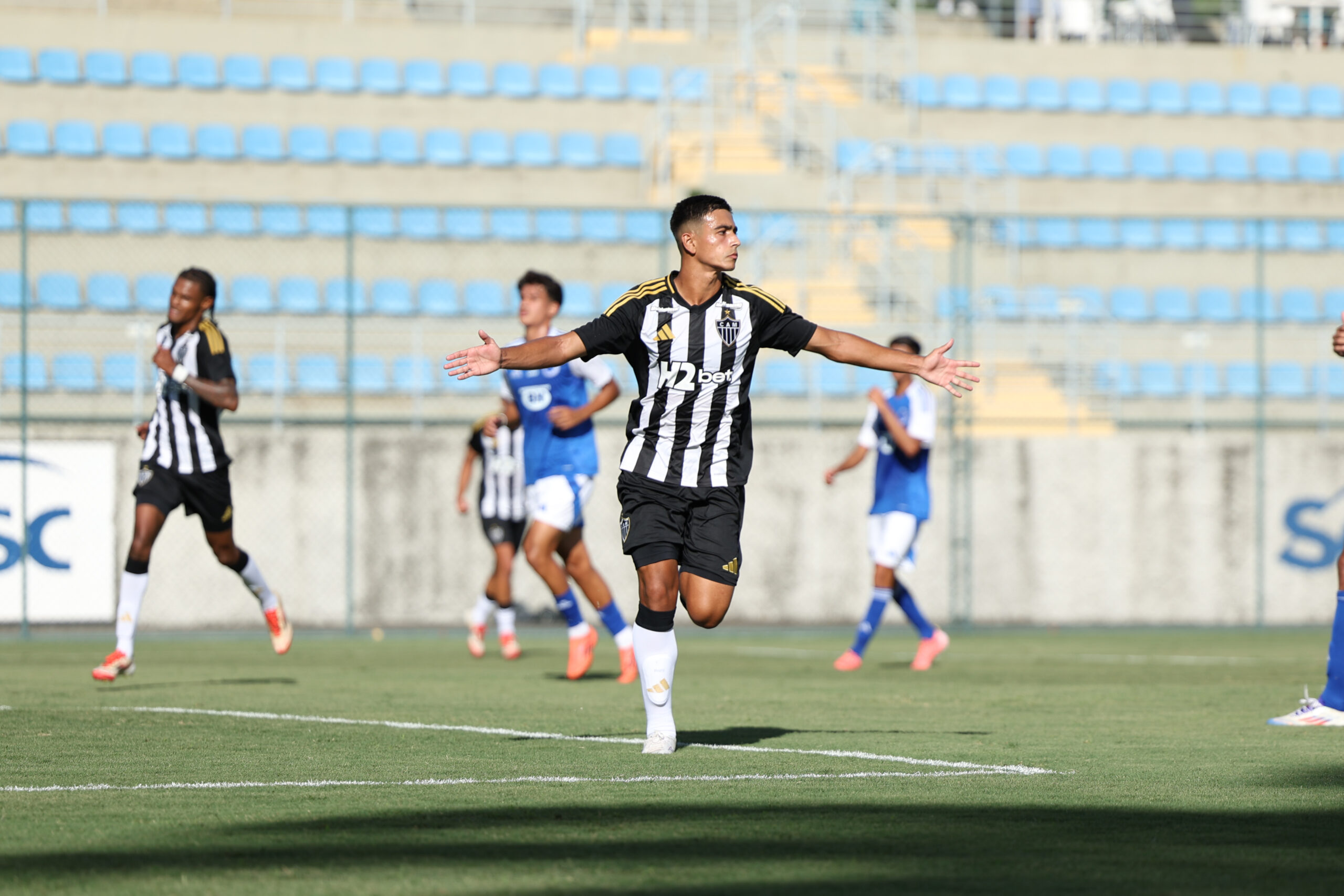 Gol de Lucas Louback pelo Galinho (Foto: Daniela Veiga/Atlético)