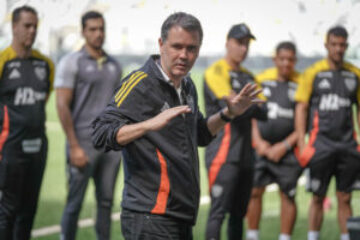 Luiz Carlos, diretor geral das categorias de base (Foto: Fabio Pinel/Atlético)