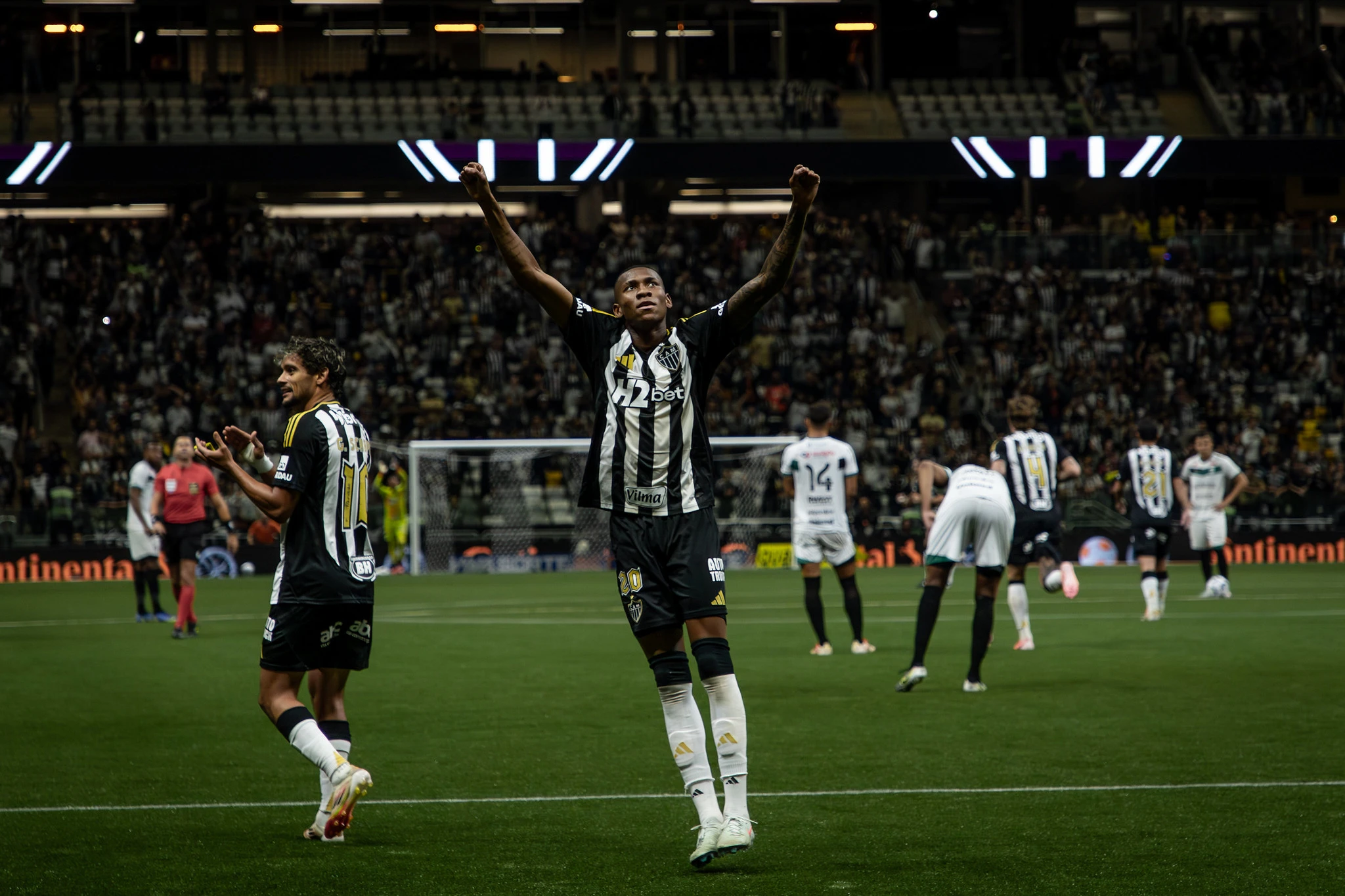 Atlético goleia o Maringá