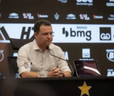 Atlético atrasa pagamento das férias e convive com crise financeira