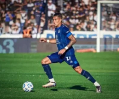 Atlético estaria interessado em volante colombiano, clube nega.