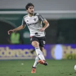 Zagueiro Igor Rabello alcança a marca de 200 jogos com a camisa do Atlético. Confira.