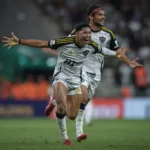 Protesto na Arena MRV tem Scarpa e Rony como alvos