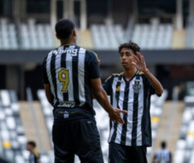 No início da semana, Galinho Sub-17 jogou contra o Corinthians na Arena MRV (Foto: Paulo Henrique França / Atlético)