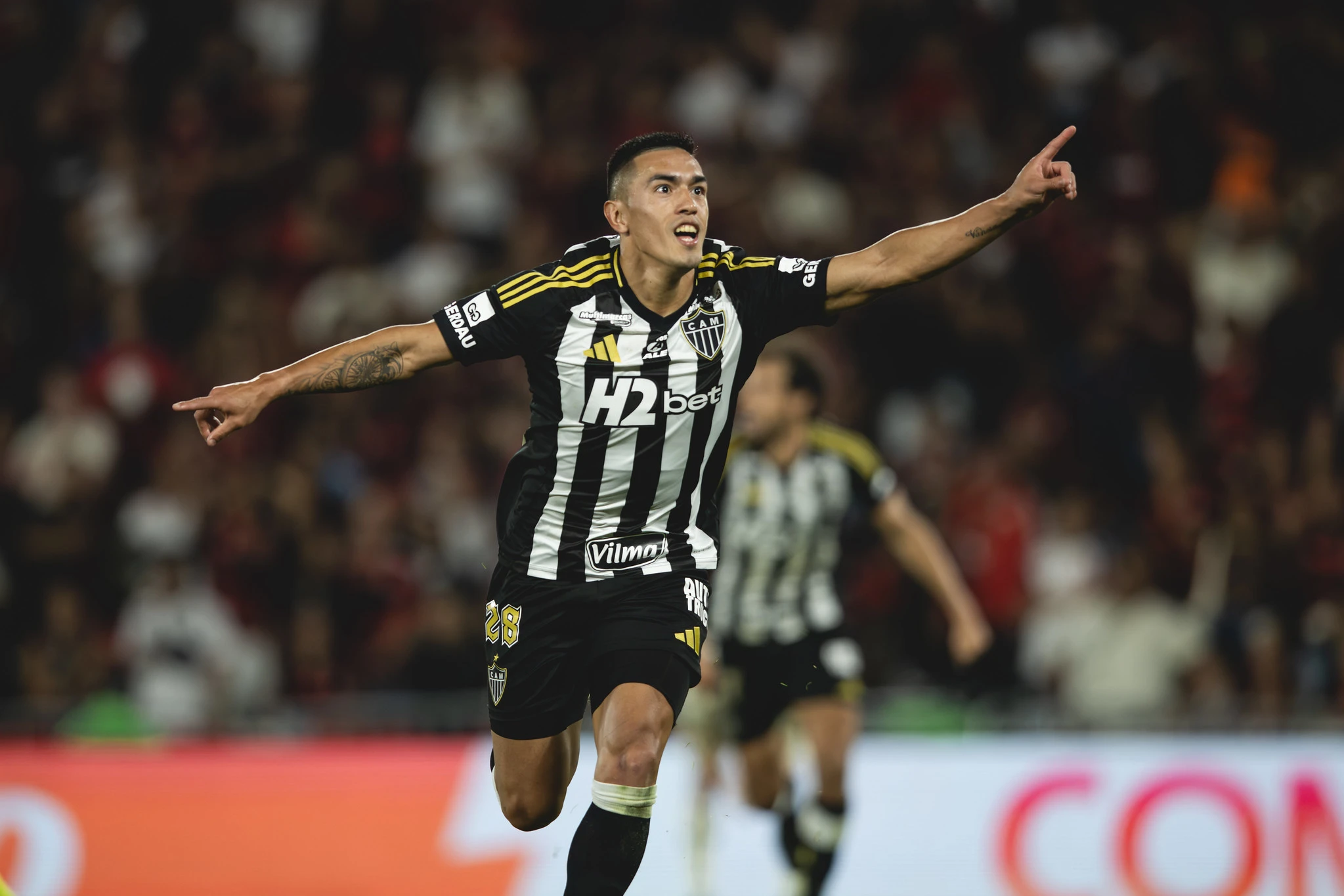 Com disciplina tática e eficiência, Atlético vence o Flamengo no Maracanã