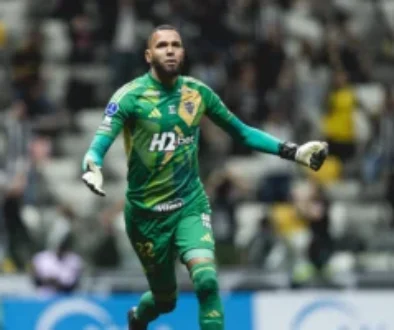Everson vira herói nos pênaltis e classifica o Galo na Sul-Americana
