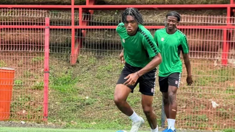 Atlético avalia zagueiro franco-guianense como parte de projeto de captação internacional