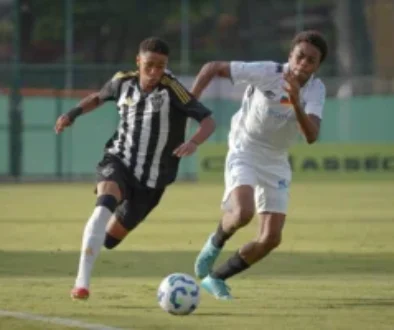 Principal joia da base alvinegra, Gabriel Veneno vai assinar contrato com o Galo