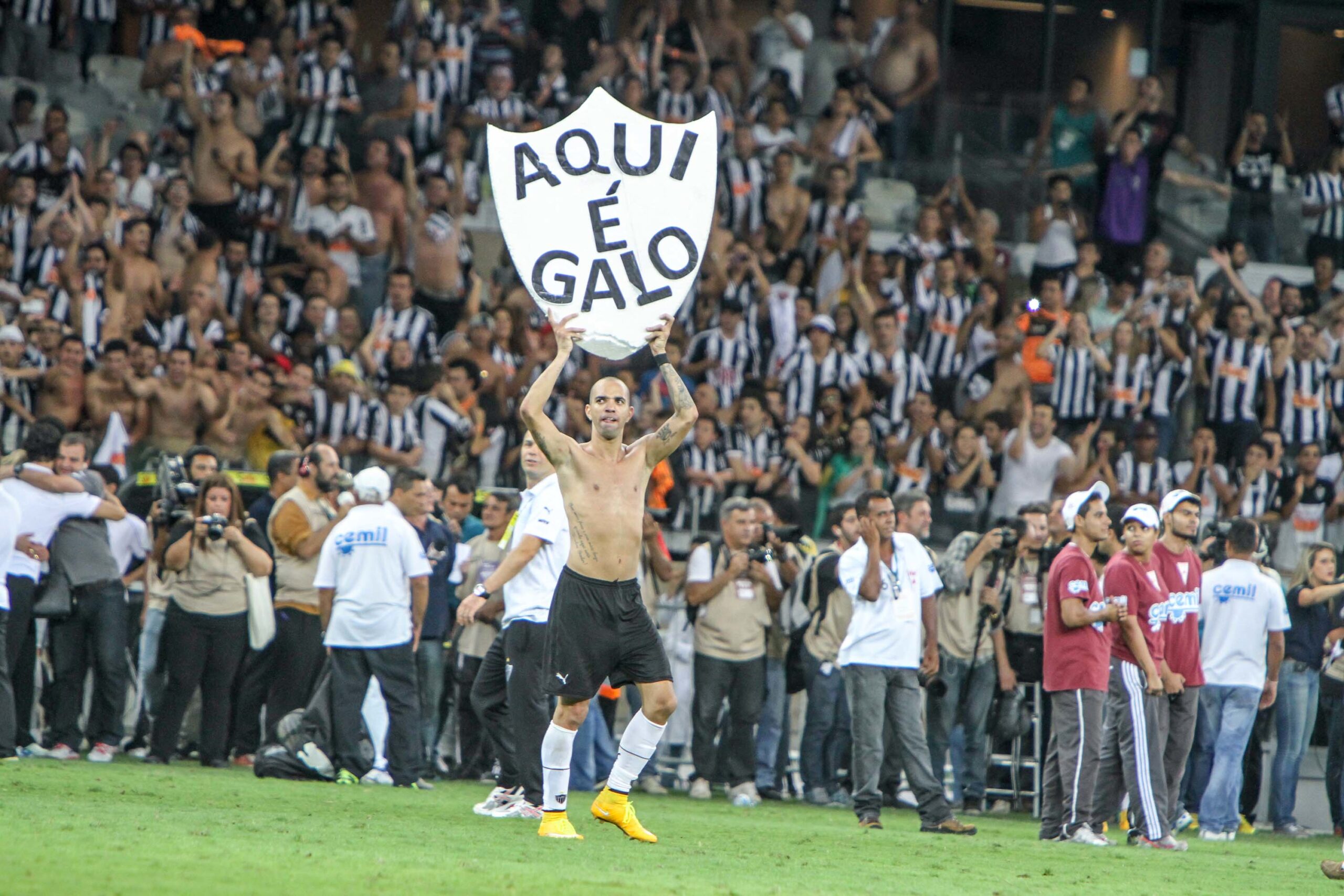 Diego Tardelli comemora o título da Copa do Brasil em cima do Cruzeiro (Foto: Bruno Cantini/Atlético)