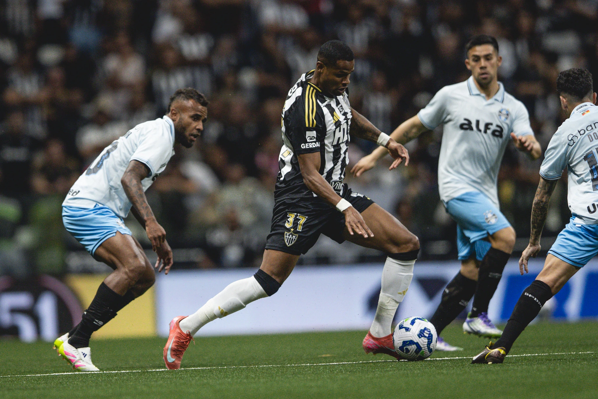Atlético é derrotado pelo Grêmio por 3 a 1 na Arena MRV