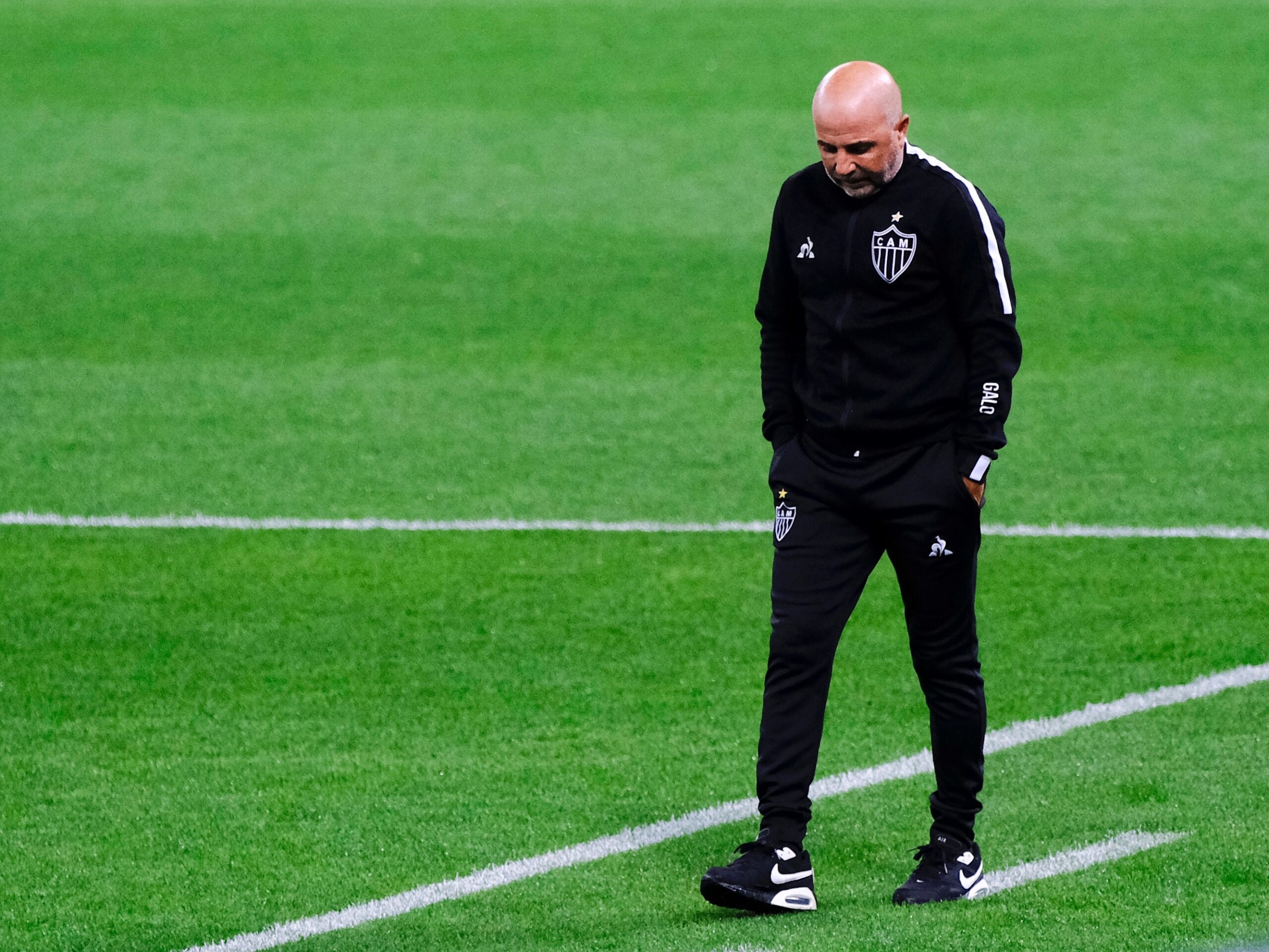 tecnico-jorge-sampaoli-comanda-o-atletico-mg-em-jogo-contra-o-corinthians-1605393271745_v2_4x3