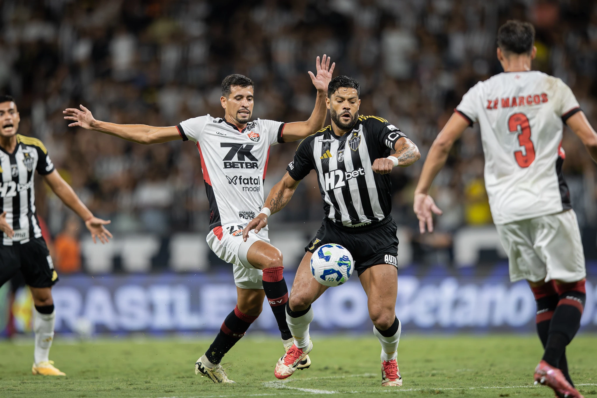 Vitória x Atlético: como chegam as equipes, desfalques, retrospecto do confronto pelo Brasileirão.