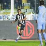 Atlético abre vantagem, mas vacila e cede empate no fim