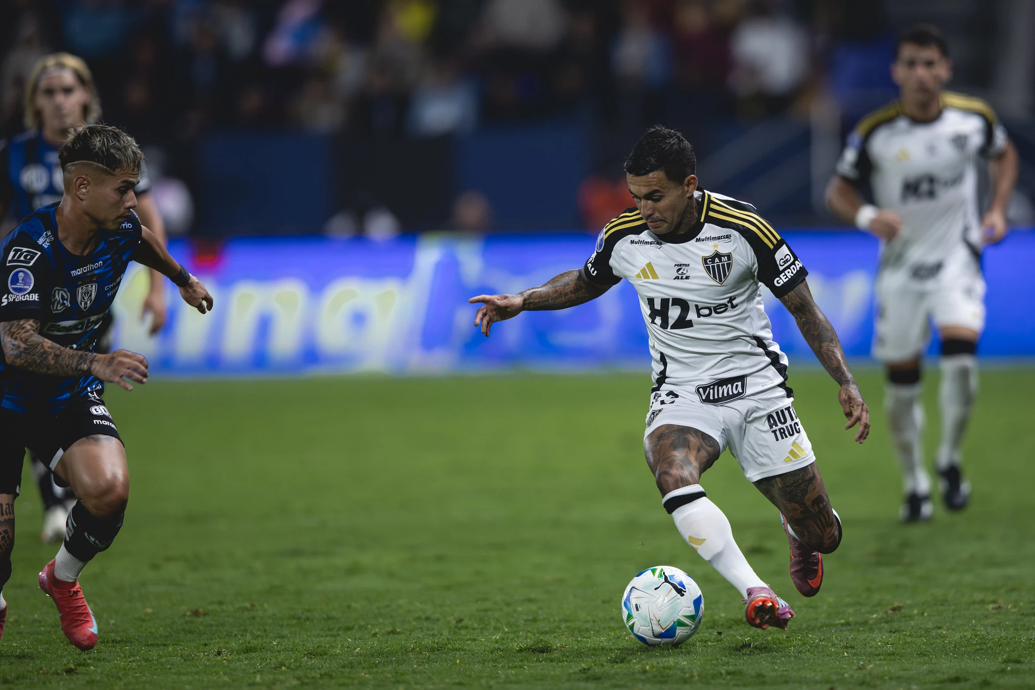 Galo busca empate no fim e mantém viva a chance de chegar à final da Sul-Americana