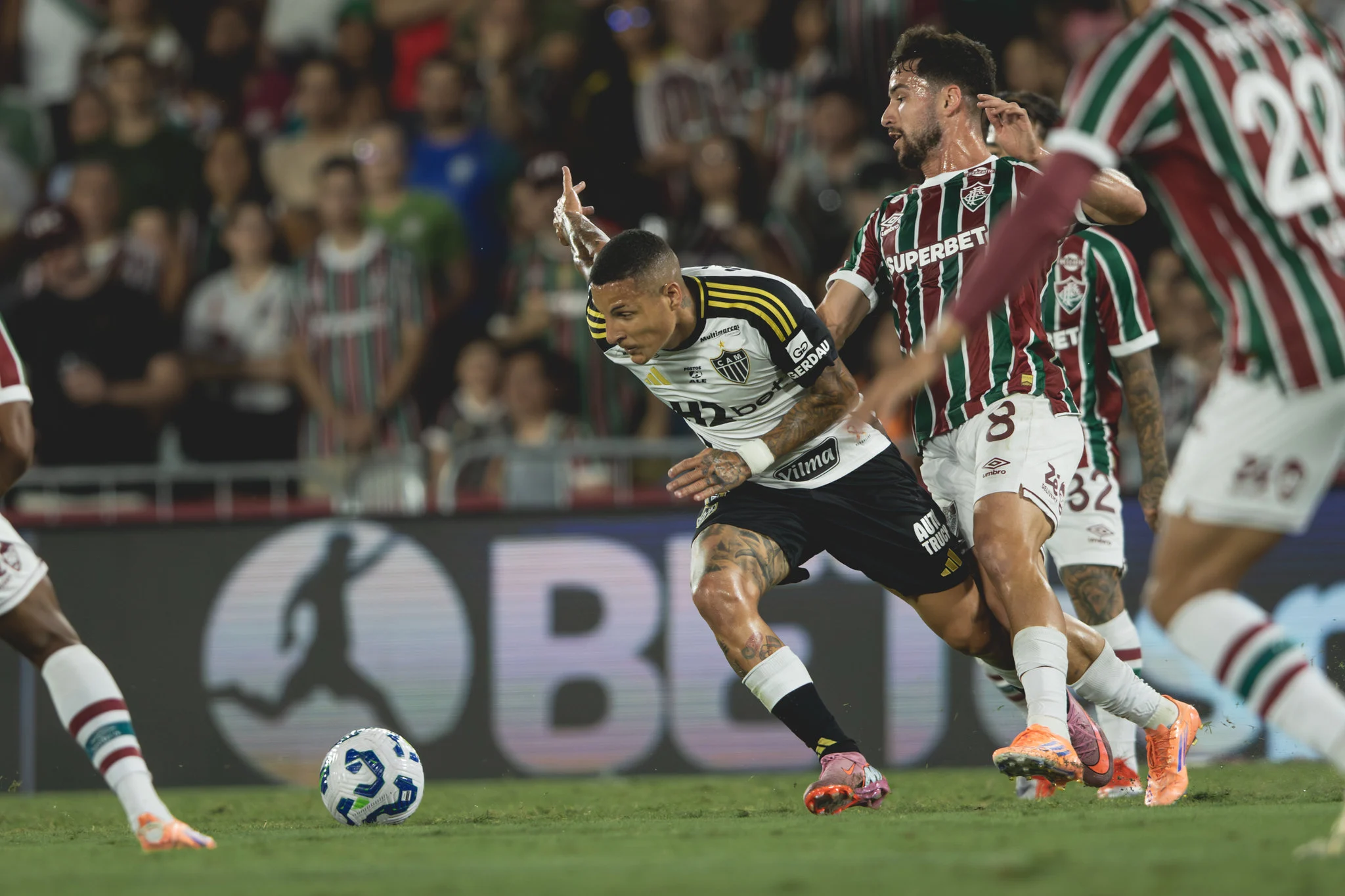 Sem reação e inspiração, Atlético é dominado pelo Fluminense e sofre derrota por 3 a 0 no Maracanã