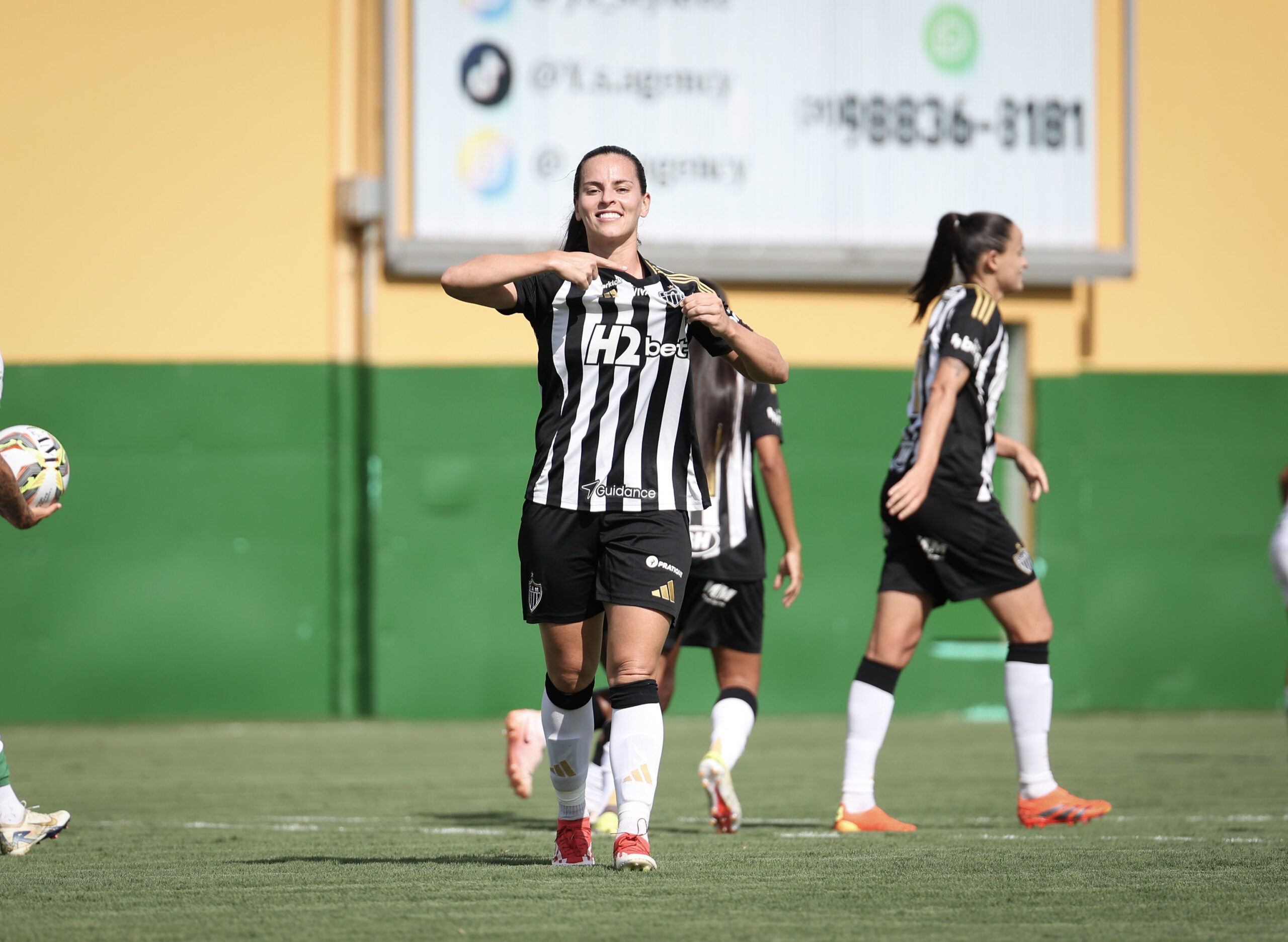 Laura Maria comandou a goleada do Atlético pra cima do América (Foto: Daniela Veiga / Atlético)