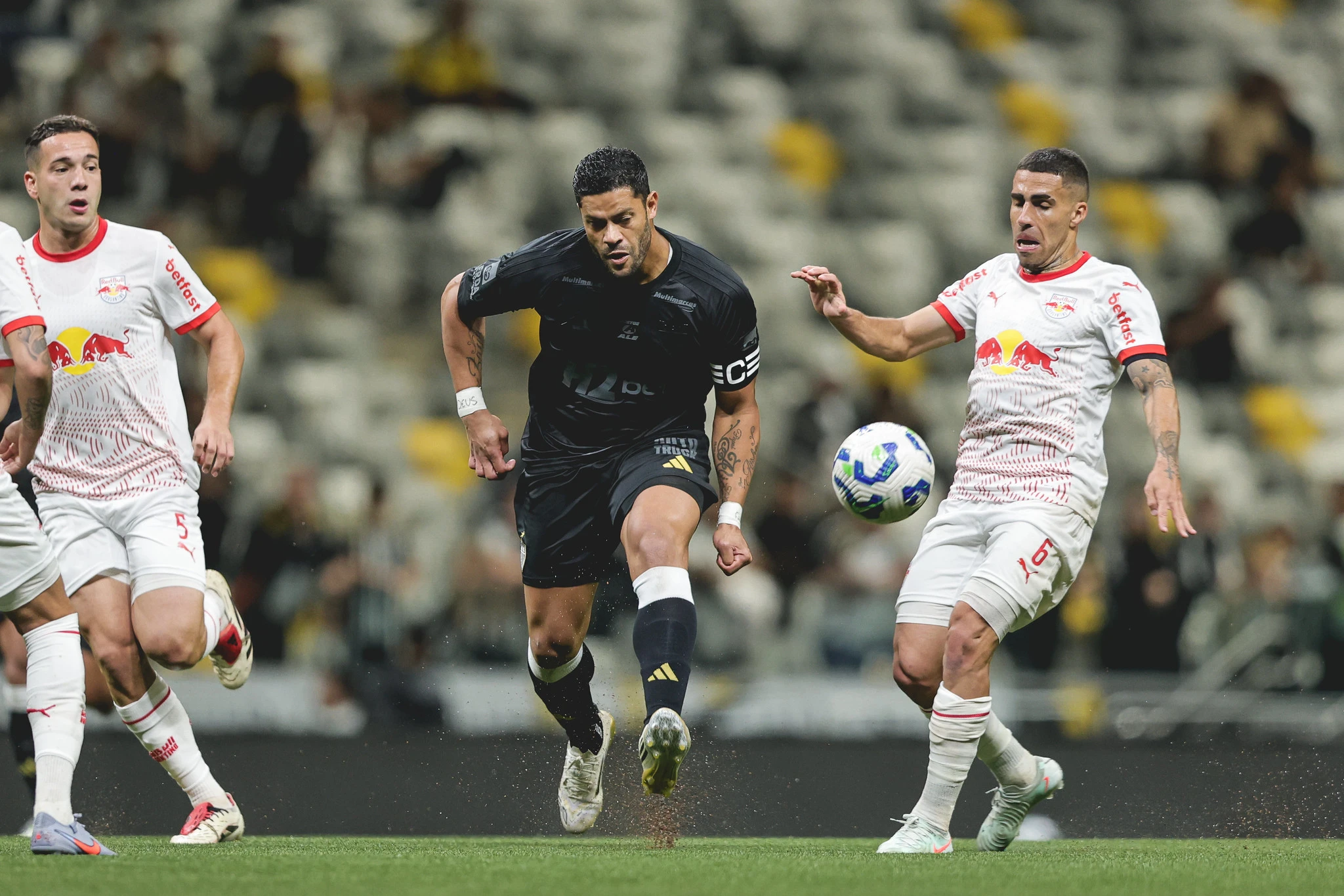 Bragantino x Atlético: análise das prováveis escalações, desfalques, arbitragem e estatísticas do duelo
