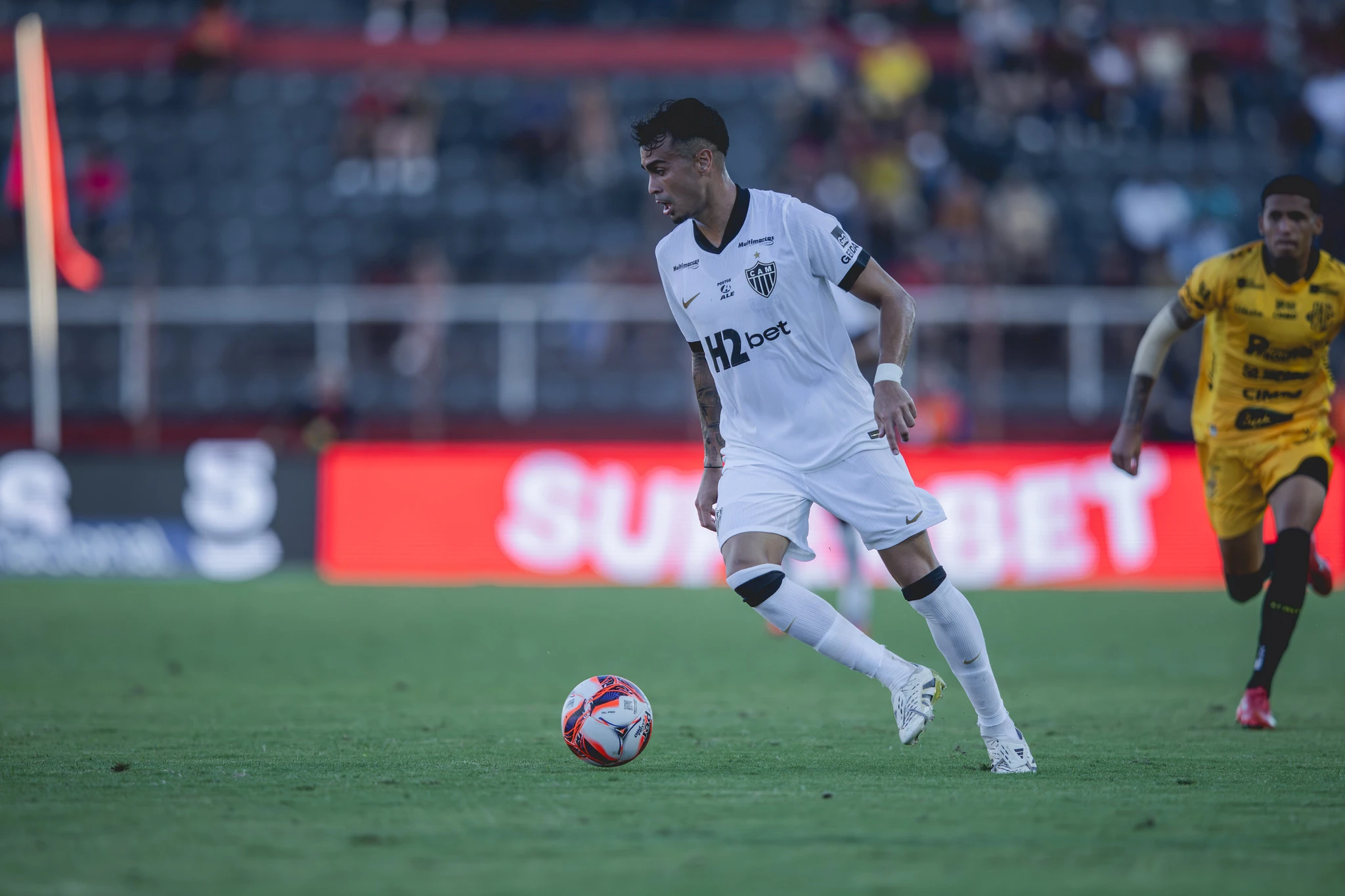 Atlético reage no segundo tempo e vence o Pouso Alegre por 3 a 1 no Manduzão
