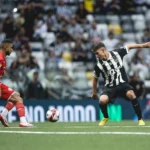 Com um a mais e falhas nas finalizações mantêm o Atlético no zero a zero contra o Tombense