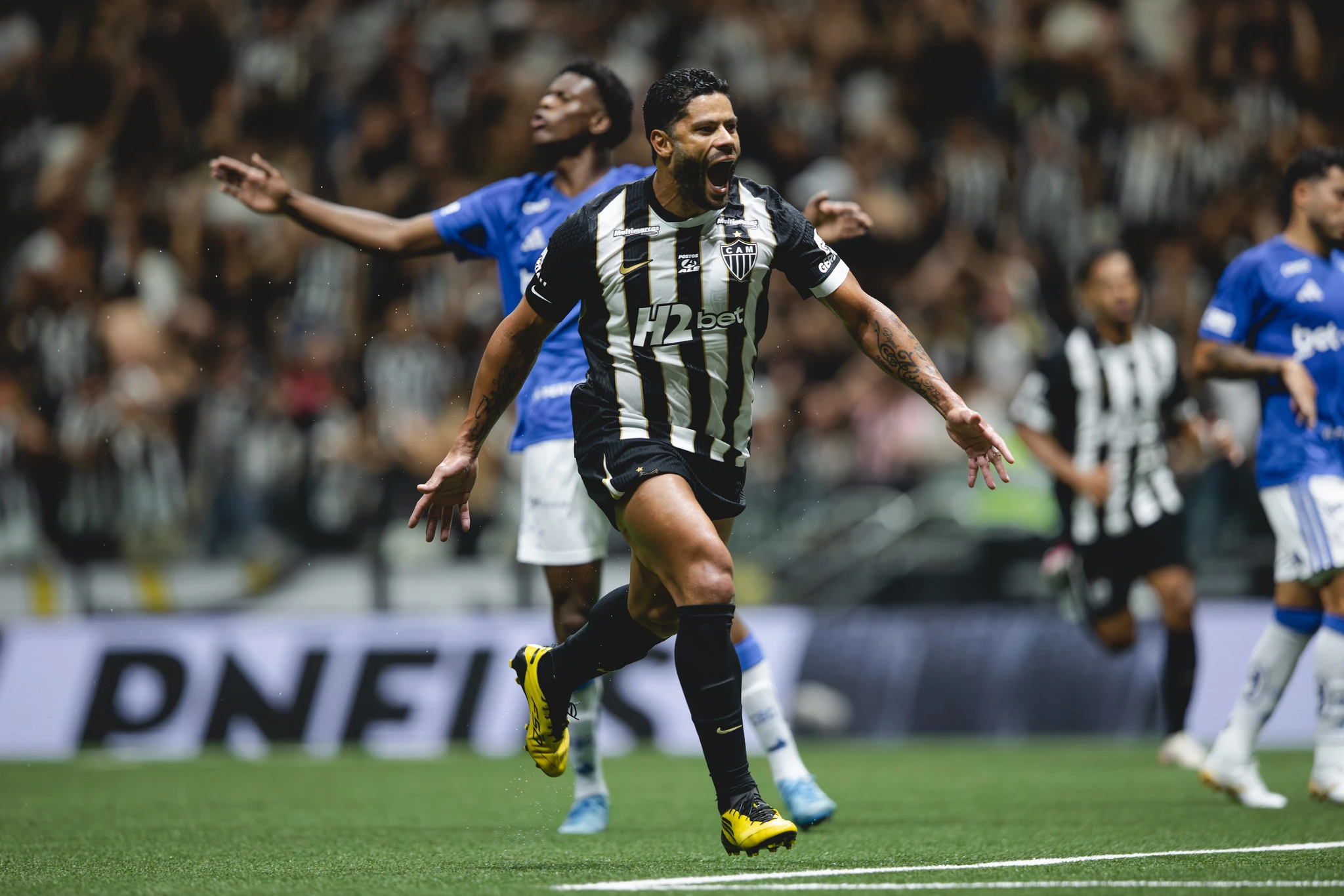 De virada, Atlético supera o Cruzeiro e conquista a primeira vitória na temporada