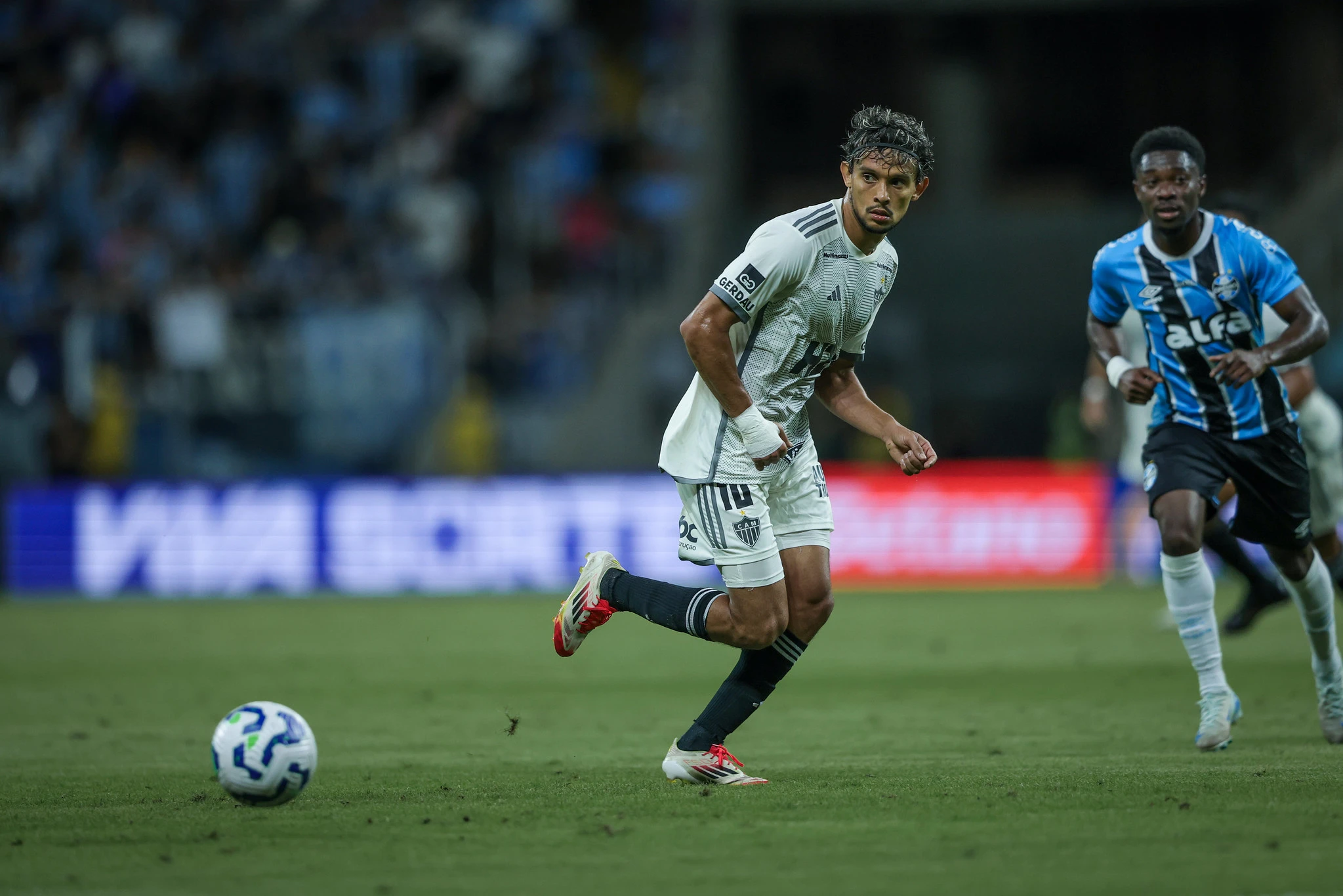 Grêmio x Atlético: veja prováveis escalações, desfalques, arbitragem e análise do confronto