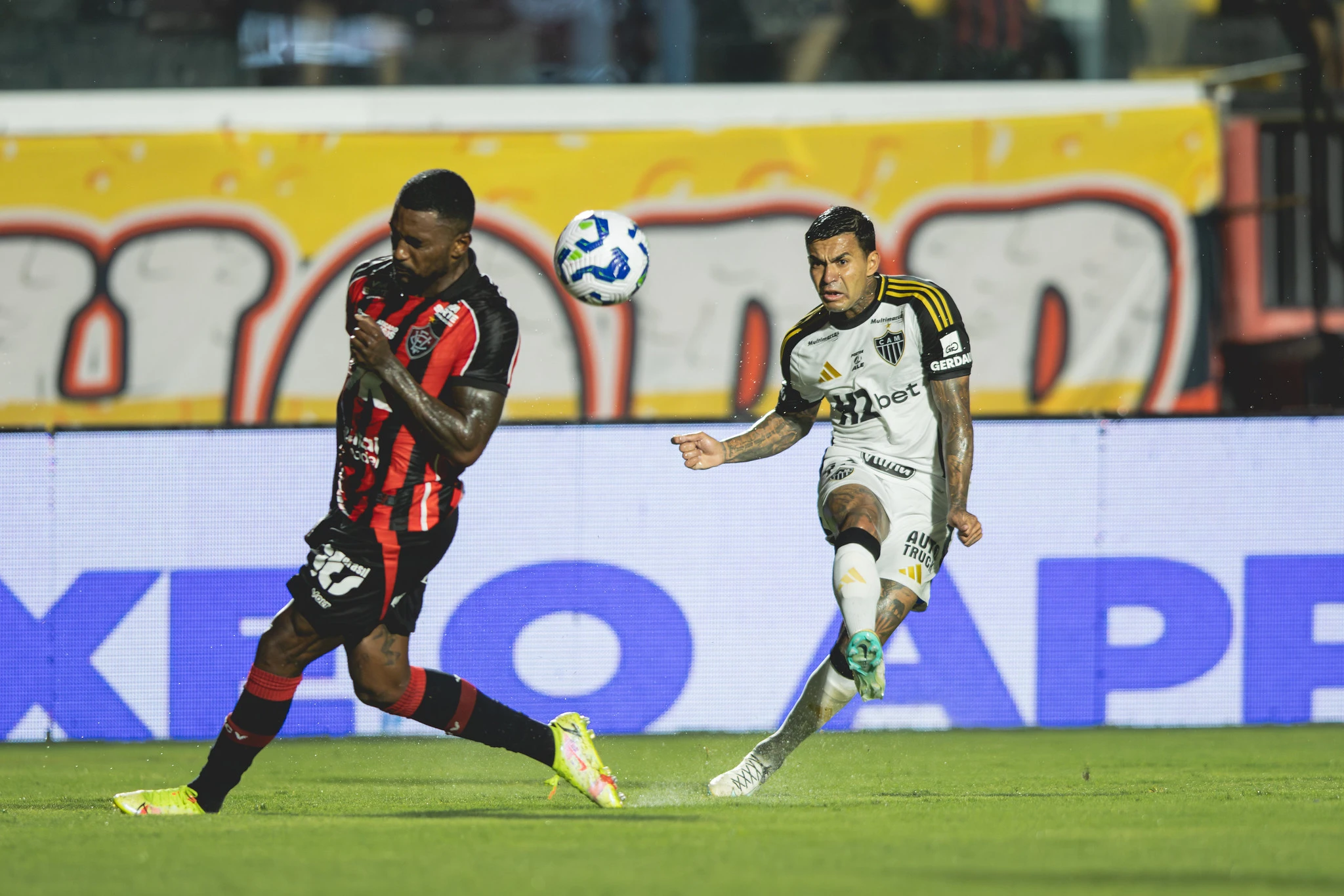 Atlético tenta encerrar jejum de quase duas décadas contra o Vitória no Barradão.