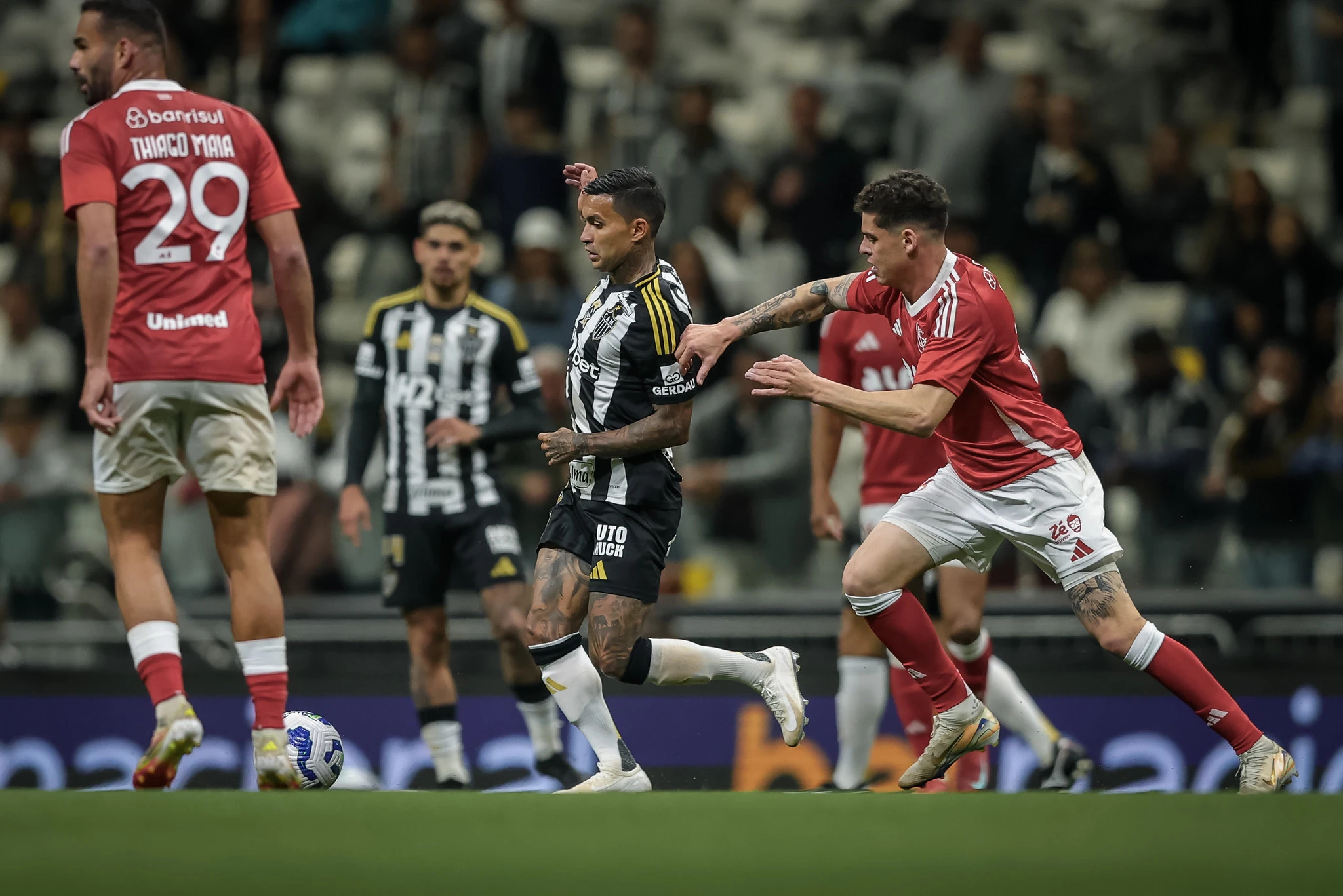 Atlético x Internacional: desfalques, retornos, prováveis times e arbitragem