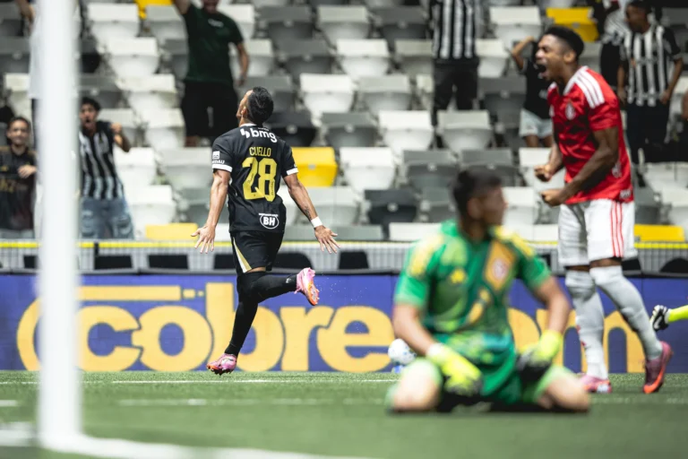Foco total no Brasileirão: Cuello prega responsabilidade antes das semifinais continentais do Atlético