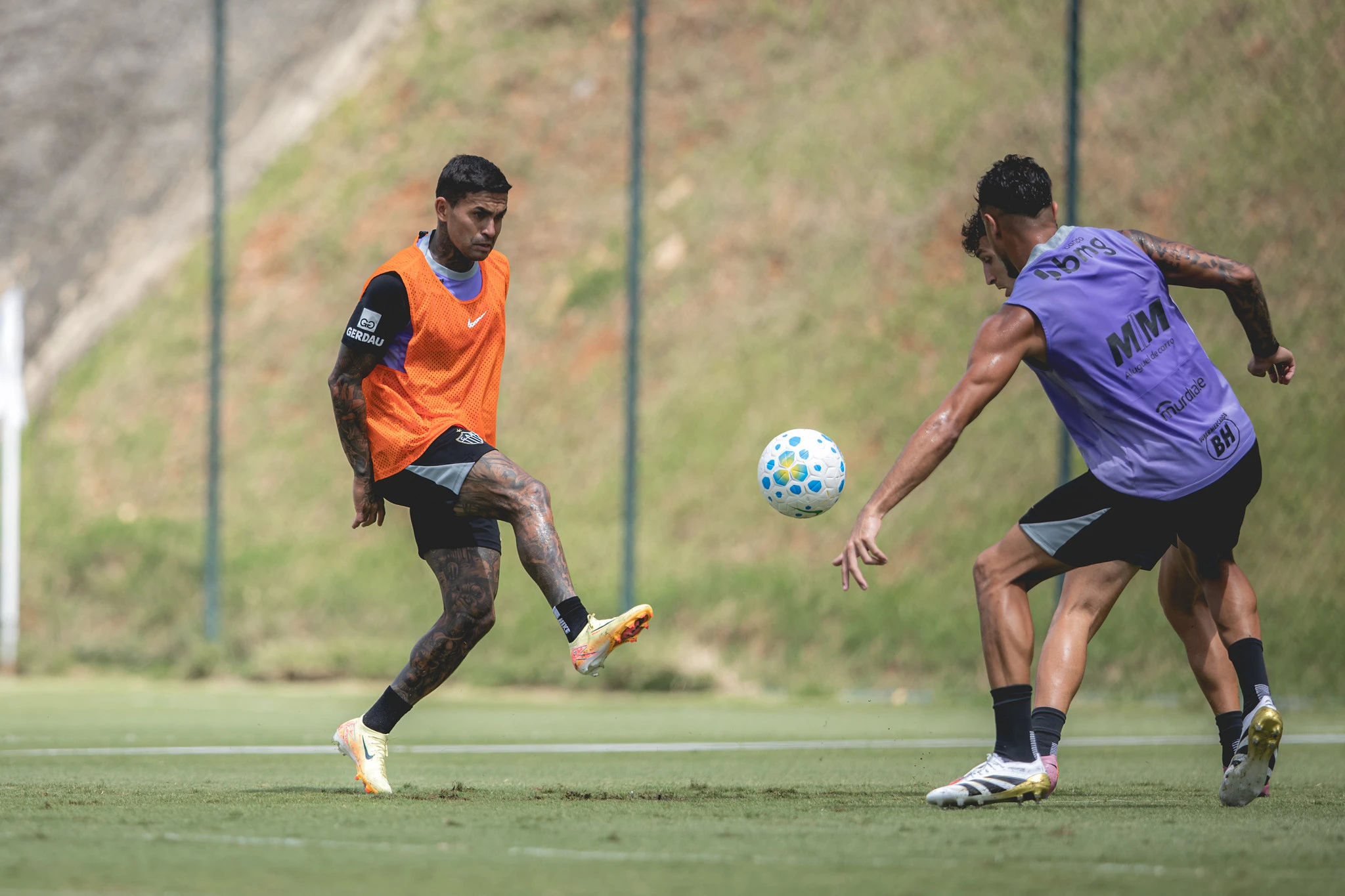 Galo inicia a semana em busca da primeira vitória fora no Brasileirão