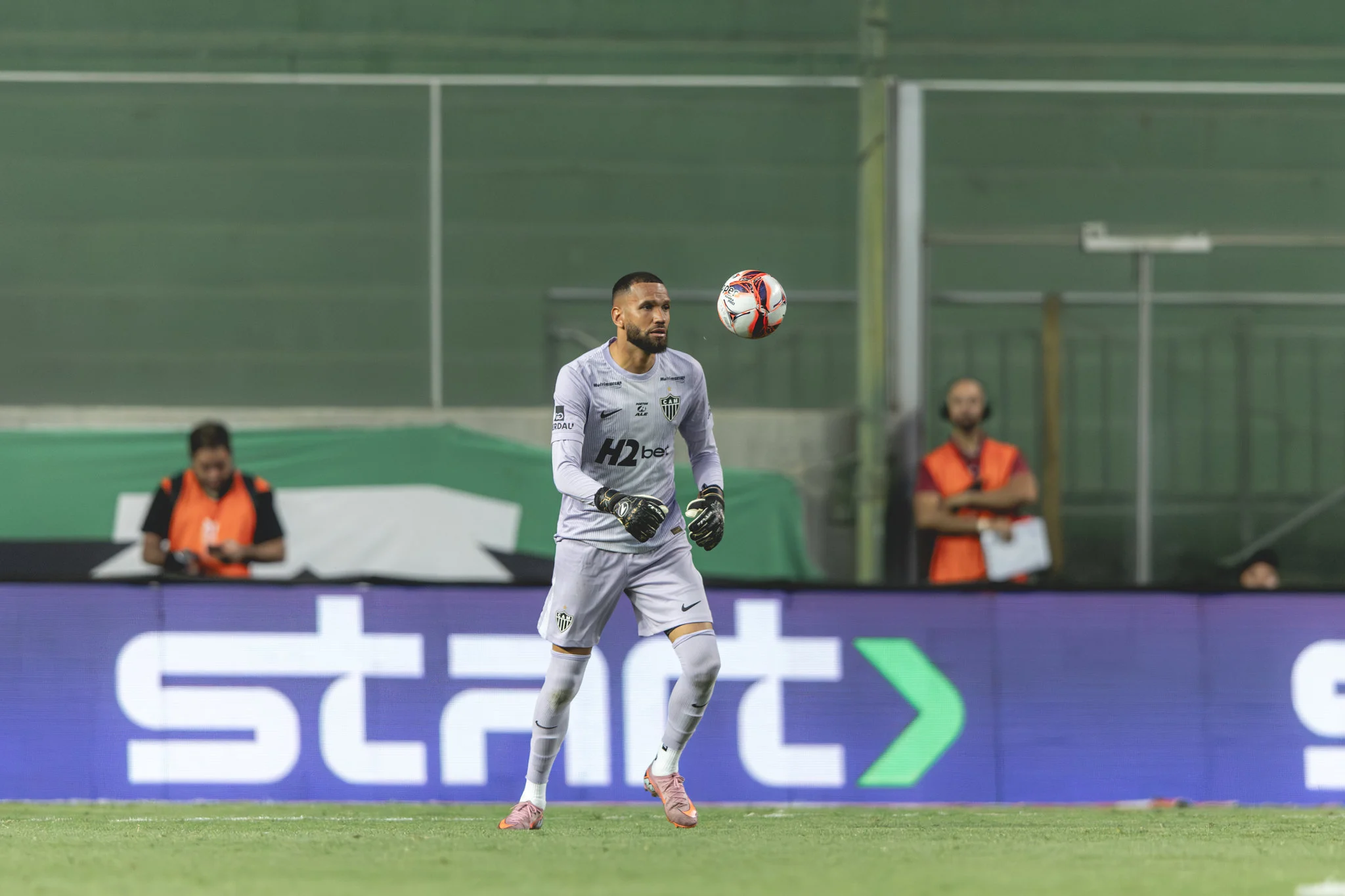 Gigante! Everson brilha nos pênaltis e coloca o Atlético na decisão do Mineiro
