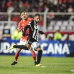 Atlético joga mal novamente, tem jogador expulso e perde para o Cienciano