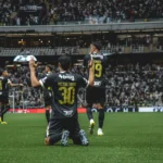 Mais organizado e vertical, Atlético vence Athletico-PR e segue em evolução na temporada
