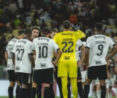 Ô, Galo... Avisa aí: "cê vai voltar pra jogar bola ou pra fazer raiva?"