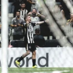 Com gol de Bernard, Atlético vence o Puerto Cabello e está nas oitavas da Sul-Americana